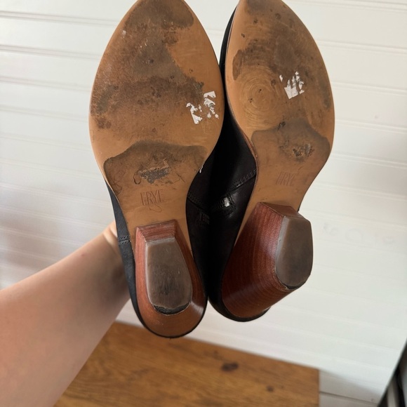 frye regina womens size 7.5 shoes black leather side zip wedge ankle booties - Picture 10 of 12